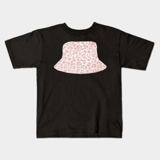 pink cheetah bucket hat Kids T-Shirt